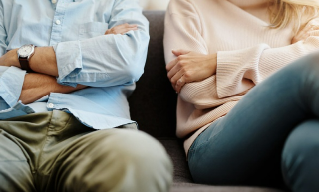 "게임기 몰래 중고거래로 팔아버려"…도 넘은 '짠순이' 아내와 이혼 고민하는 남편