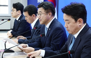 윤호중 “김문수, 윤석열 출당조치 하는 게 진정한 사과”