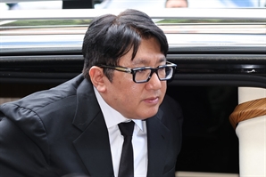 "방시혁, 김범수 재판 나와라"…법원, 'SM 시세조종' 재판 증인 소환