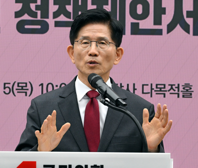 김문수 국민의힘 대선 후보가 15일 서울 여의도 중앙당사에서 열린 대한민국교원조합 제21대 대선 정책 제안서 전달식에서 발언을 하고 있다. 성형주 기자