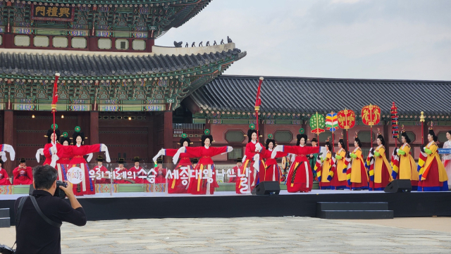‘세종 이도’의 활용법 다소 過하다 [최수문 선임기자의 문화수도에서]