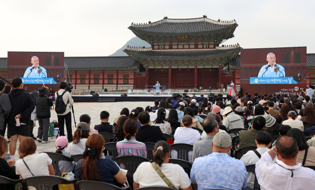 유인촌 문체부 장관이 15일 ‘628돌 세종대왕 나신 날 기념행사’에서 축사를 하고 있다. 사진 제공=문체부