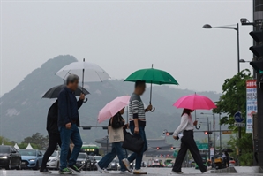 남부 중심 강한 비…지리산·제주 150㎜ 폭우 [오늘의 날씨]