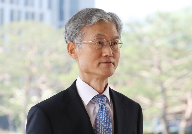 조희대 대법원장이 지난 12일 서울 서초구 대법원으로 출근하고 있다. 연합뉴스
