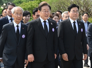 이재명 ‘개헌’ 승부수…“대통령 4년 연임·결선투표제 도입”