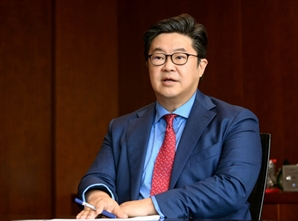 檢 김병주 MBK 회장 등 출국정지…소환 조사 임박