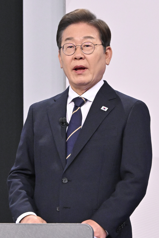 이재명 더불어민주당 대선 후보가 18일 대선 1차 후보자 TV토론회에서 발언하고 있다. 연합뉴스