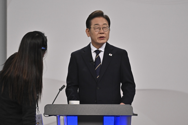 이재명, '비대면진료 제도화' 공약… 의약계와 갈등 불씨될까