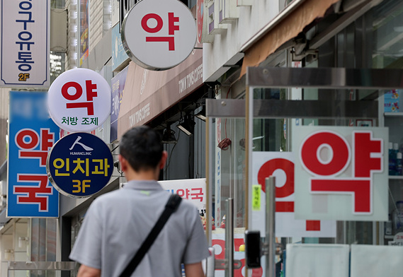 "한국 건강보험 뽑아먹자"…꿀팁 공유하고 '먹튀'하는 중국인들 더 늘었다