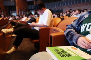 의학회, 전공의들에 "조속한 복귀" 당부…입영 연기 협의 약속도