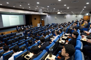 존폐위기 몰렸던 경호처, 국회출석 의무화 등 조직쇄신 착수