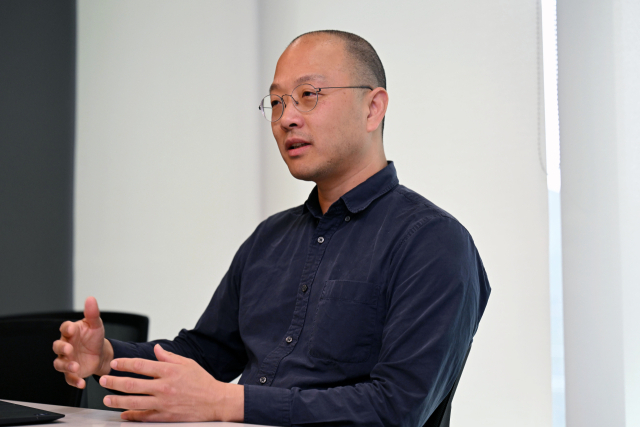 이승주 오름테라퓨틱 대표가 서울 강남구 공유오피스에서 서울경제신문과 인터뷰를 하고 있다. 조태형 기자