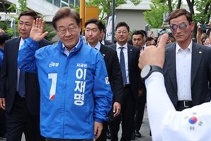 '호텔경제학' 비판 이준석에 이재명 "바보들…동네 돈 돌면 경제 나아져"