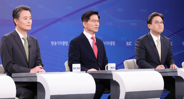 21일 김문수 국민의힘 대통령 후보가 경기도 고양 MBN 미디어센터에서 열린 한국방송기자클럽 대선 후보 초청 토론회에서 발언하고 있다. 국회사진기자단