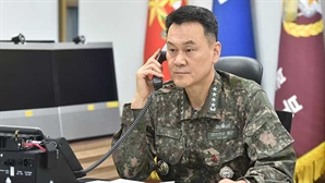 한미 합참의장 공조통화…“한미일 안보협력 더욱 강화”
