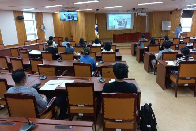 21일 광주시교육청학생독립운동기념회관에서 학교·교육행정기관 급여·복무 담당자 40여 명이 ‘노무관리 역량 강화 정추행 코스’ 임금·노무 교육을 받고 있다. 사진 제공=광주시교육청