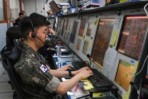 [르포] “서울 방어 골든타임은 3분…영공방어 이상무” 한미 연합공중작전 심장 ‘KAOC’[이현호의 밀리터리!톡]
