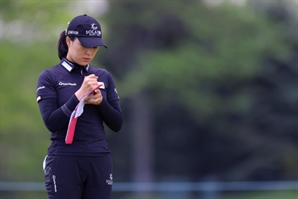 멕시코 LPGA 대회 ‘컷 오프 전쟁’ 예고…‘전반 2언더, 후반 6오버’ 윤이나도 힘겨운 싸움 ?