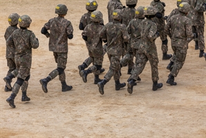 軍복무 여건 개선 한목소리…"방산 4대 강국 도약"