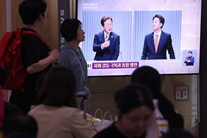 이준석 "中에는 별 말 안 해" 이재명 "꼭 '친중' 걸어…매우 편협"