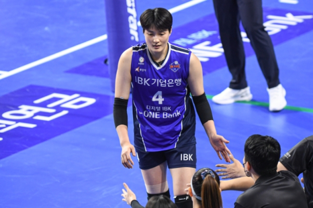 女배구 IBK기업은행 프랜차이즈 스타 김희진, 현대건설로 이적