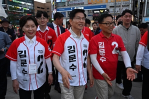 민주 "김문수는 곧 윤석열…부정선거 음모론 입장 밝히라"