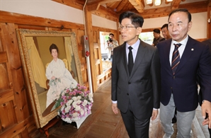 [현장+]"사전투표 참여해달라"…'부정선거' 선 그은 김문수