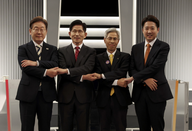 김문수·이준석 단일화?…여론은 ‘관망 중’ [데이터로 본 정치민심]