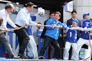 [현장+] 사전투표 전 ‘중원’ 충청 잡기…이재명 “안보·질서·민생 가장 중요”