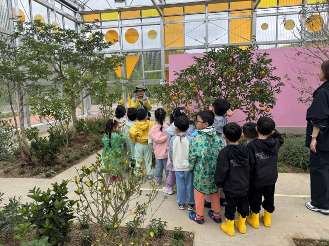 국립정원문화원이 유아들을 대상으로 정원교육 프로그램을 운영하고 있다. 사진제공=국립정원문화원