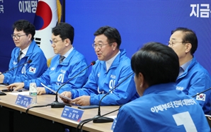 윤호중 "김문수, 입만 열면 흑색선전…최악의 후보"