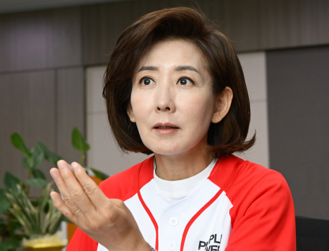 나경원 국민의힘 공동선대위원장이 26일 서울 여의도 국회 의원회관에서 본지와 인터뷰를 갖고 있다. 성형주 기자