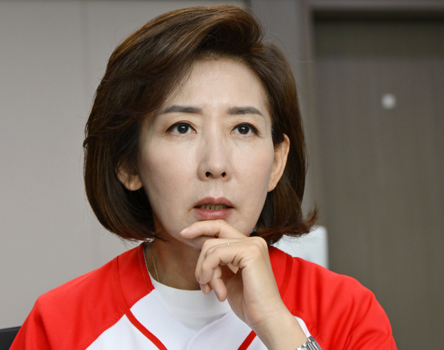 나경원 국민의힘 공동선대위원장이 26일 서울 여의도 국회 의원회관에서 본지와 인터뷰를 갖고 있다. 성형주 기자