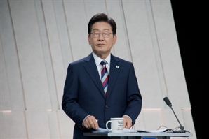 이재명 "희귀·중증난치질환 치료비 부담 낮추고 보험 확대"