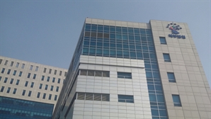 "개돼지들아"…남의 업장 전광판 해킹해 '尹 사진' 띄운 30대 남성, 결국