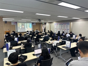 "지역 인재와 우수기업의 만남" 이노폴리스벤처협회 '대전 반도체·전문과학기술 도약 일자리 수요데이' 개최…청년 일자리 창출 본격화