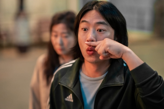 영화 '하이파이브'에서 폐를 이식받은 작가 지망생 지성 역의 안재홍. 사진 제공=NEW·안나푸르나필름