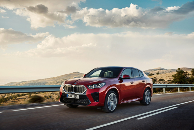 BMW의 순수전기 스포츠 액티비티 쿠페(SAC) ‘뉴 iX2 eDrive20’. 사진제공=BMW코리아