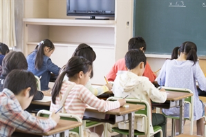 "아니에요, 난 다 맞았다고요"…수업 중 담임 교사에 '주먹질' 한 초3