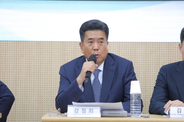 강청희 더불어민주당 보건의료특별위원장이 28일 '21대 대선 보건의료 공약 토론회'에서 발언 중이다. 사진 제공=한국과학기자협회