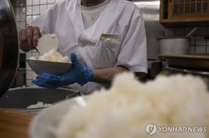 "완전히 난리 났다"…쌀값 폭등한 일본, '반값 비축미' 풀자마자 생긴 일
