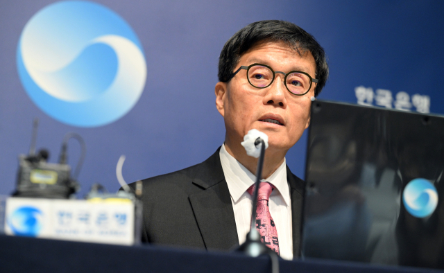 [속보] 이창용 총재 "원화 스테이블코인 발행 은행권부터 해야"