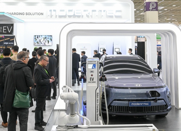 2024년 ‘EV 트렌드 코리아’ 전시장 전경