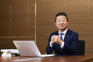 최윤 OK금융그룹 회장, 세계한인총연합회 부회장 선임
