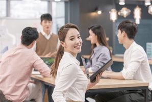 “유리천장이요? 다 옛말이죠”…고위직 공무원 여성비율 보니 '깜짝'