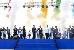 '수도권 최대 해양문화 이벤트' 화성 뱃놀이 축제 개막…사흘 동안 여정