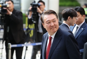 尹 보수 결집 호소에 난감한 국힘 "얼씬 말라"