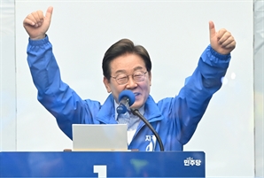 '정치고향' 성남 찾은 李…"'이재명 쓸만하다' 후기 남겨 달라"