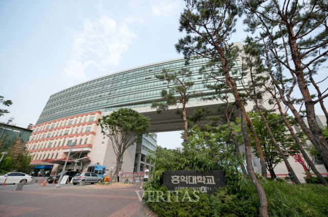 재학생 10시간 기다렸는데 교직원은 프리패스…‘논란’ 대학축제, 무슨 일?