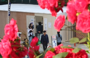 뜨거운 '장미 대선'…오후 2시 투표율 65.5% 역대 최고